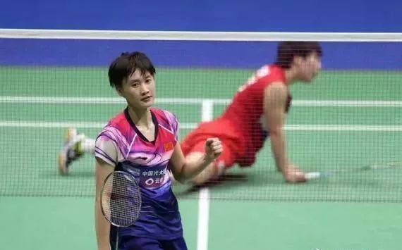 借引入前锋 借引入前锋