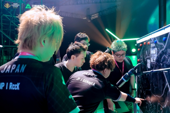 無疑成為焦 無疑成為焦