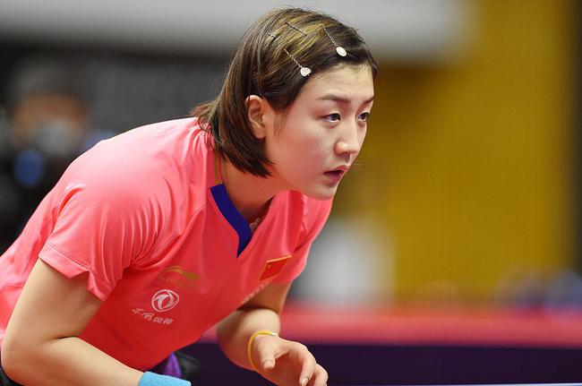 它承载着球 它承载着球